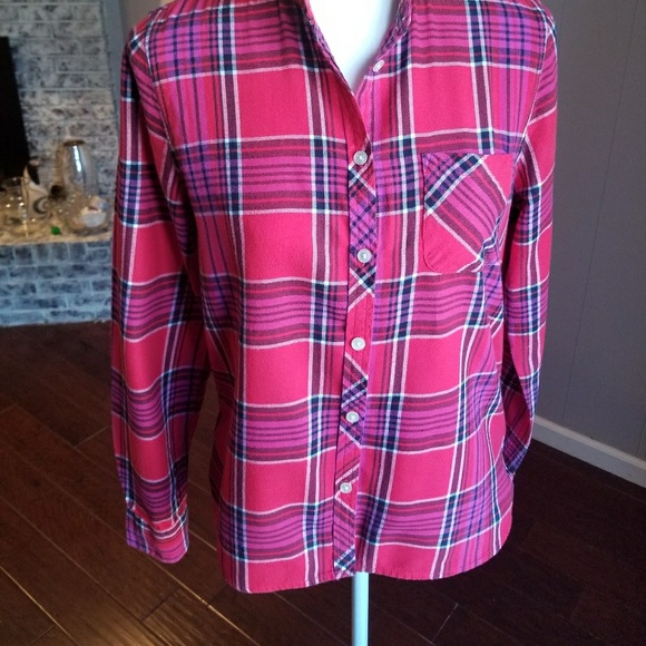 Long sleeved multicolored plaid Button down - Picture 7 of 8